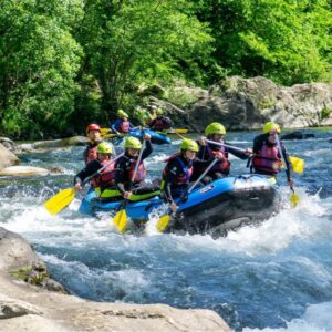 Team di Rafting Rockonda sulle rapide del Torrente Lima
